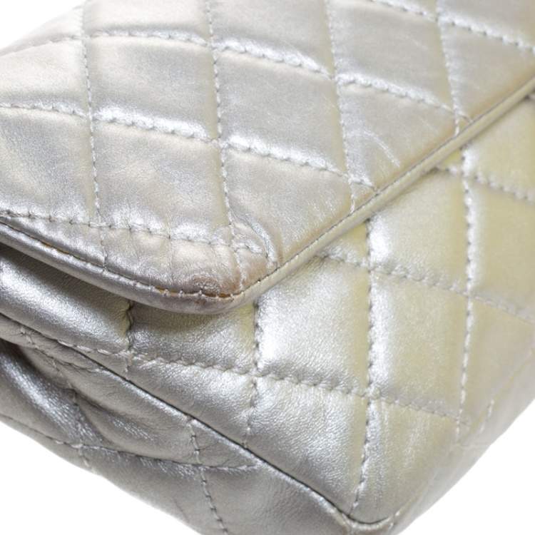 Pre Owned Chanel Silver Quilted Leather Reissue Chain Cluth