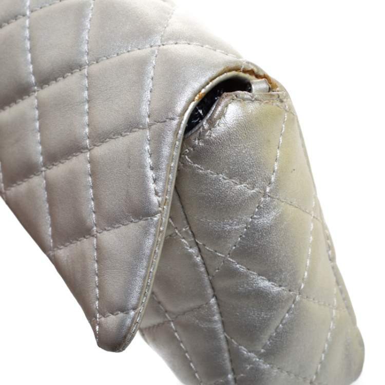 Pre Owned Chanel Silver Quilted Leather Reissue Chain Cluth