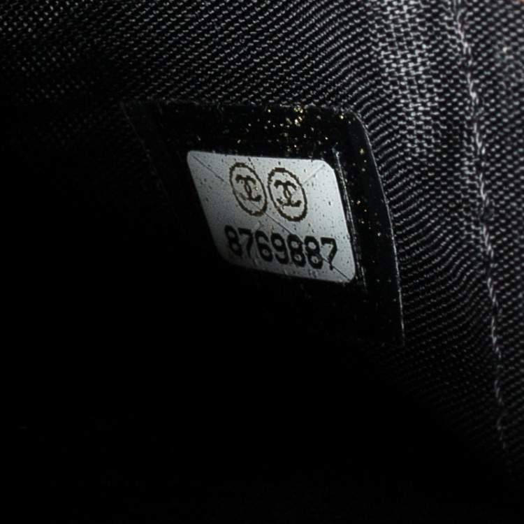 Pre Owned Chanel Black Quilted Charm Icon Leather CC Bifold Wallet