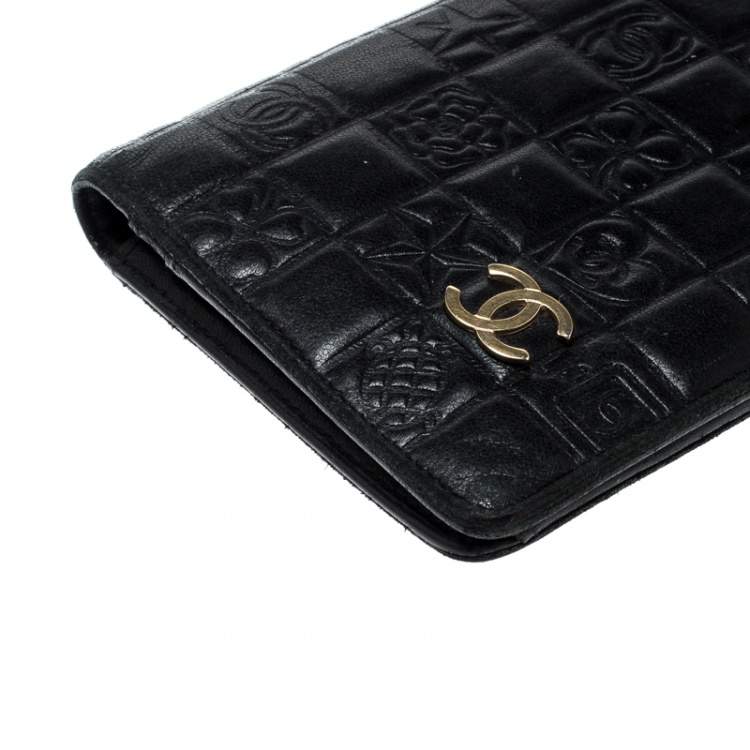 Pre Owned Chanel Black Quilted Charm Icon Leather CC Bifold Wallet