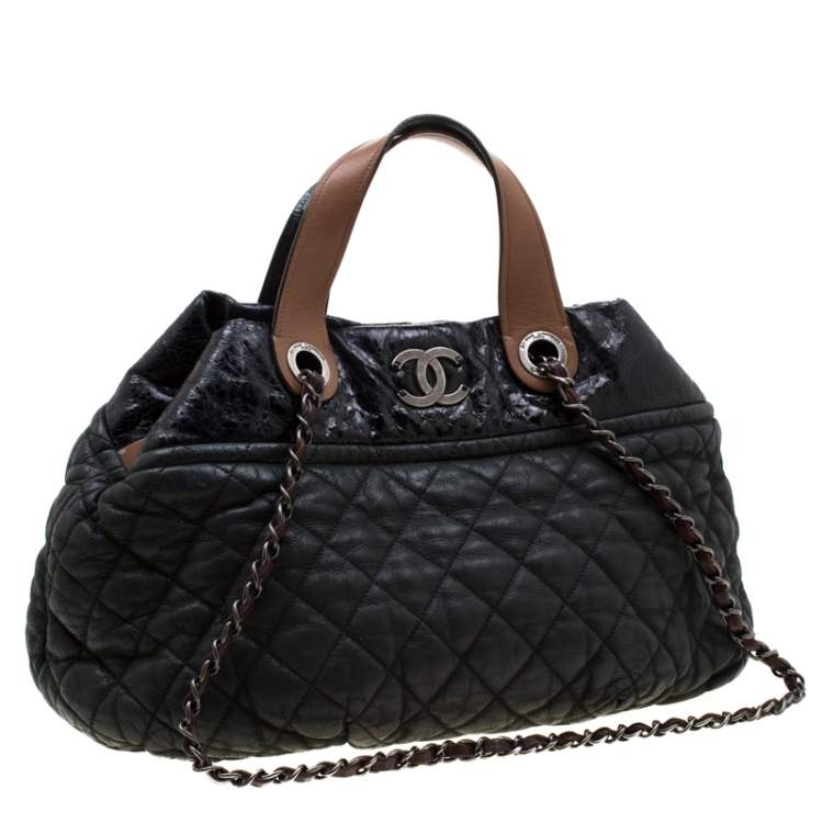 Pre Owned Chanel Olive Green/Black Quilted Leather Hobo