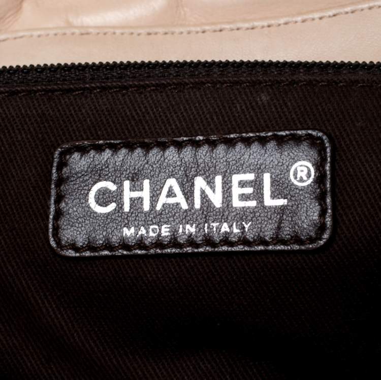 Pre Owned Chanel Beige/Black Quilted Leather Reissue Shoulder Bag