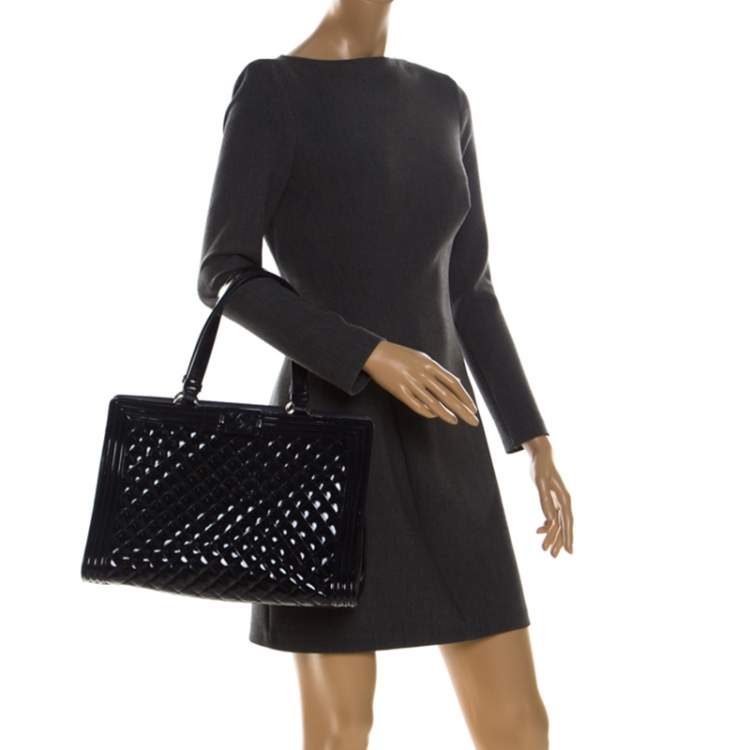 Pre Owned Chanel Navy Blue Quilted Leather Large Boy Shopper Tote