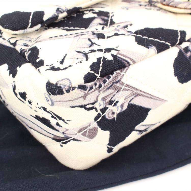 مملوكة مسبقًا Chanel Black/White Quilted Airplane Printed Canvas Medium Flap Bag