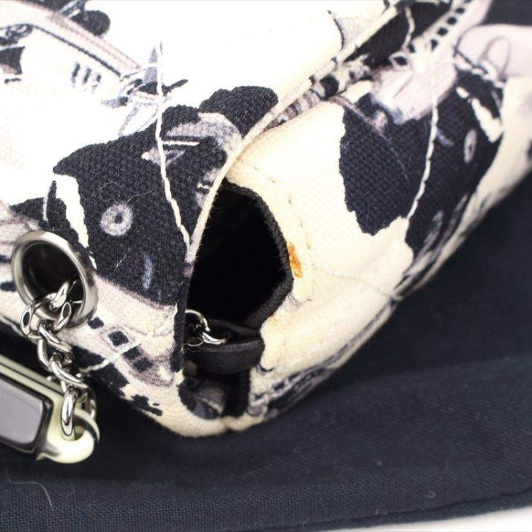 مملوكة مسبقًا Chanel Black/White Quilted Airplane Printed Canvas Medium Flap Bag
