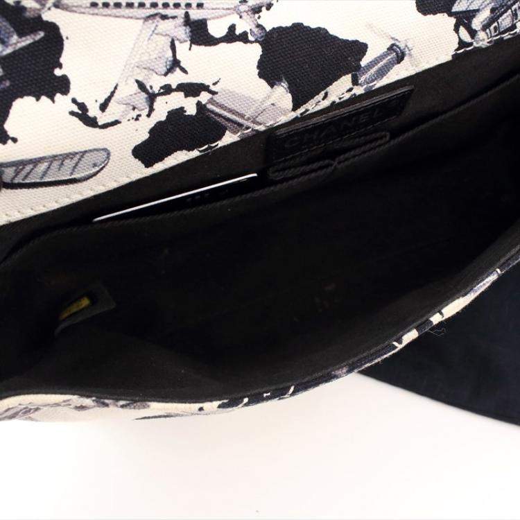 مملوكة مسبقًا Chanel Black/White Quilted Airplane Printed Canvas Medium Flap Bag