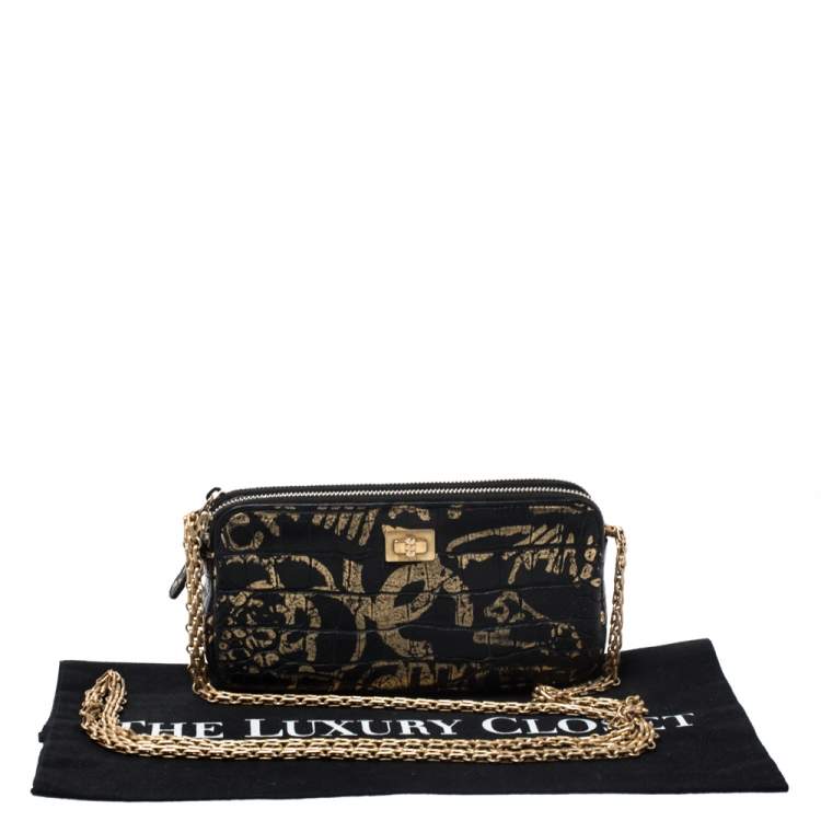 Pre Owned Chanel Black/Gold Croc Embossed Leather Graffiti Reissue WOC