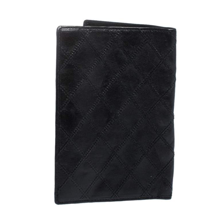 Pre Owned Chanel Black Quilted Leather Vintage Bifold Wallet