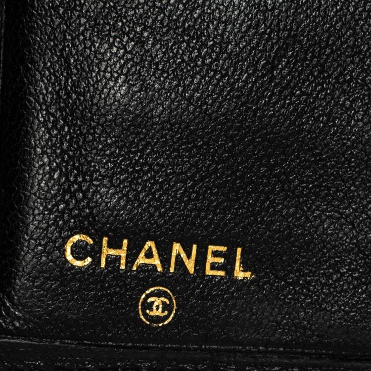 Pre Owned Chanel Black Quilted Leather Vintage Bifold Wallet