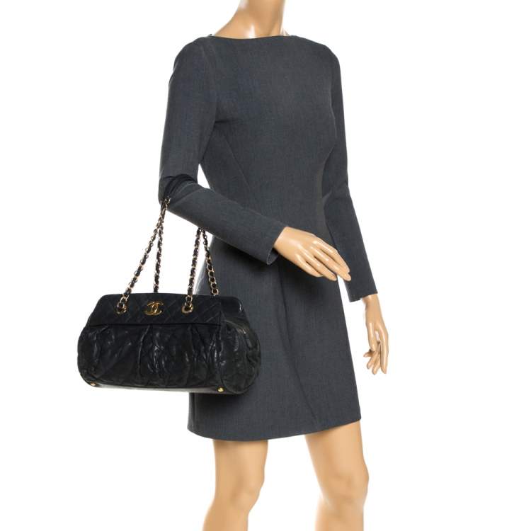 Pre Owned Chanel Black Quilted Iridescent Leather Chic Quilt Bag