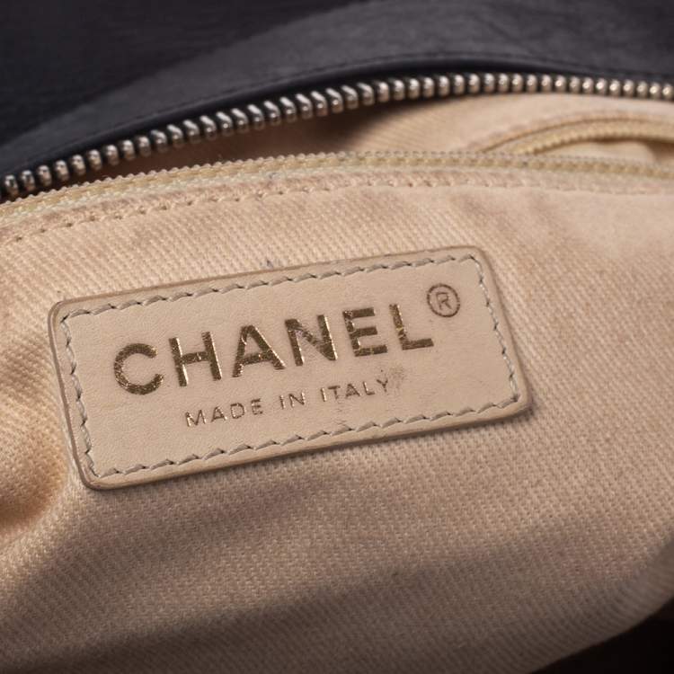 Pre Owned Chanel Black Quilted Iridescent Leather Chic Quilt Bag