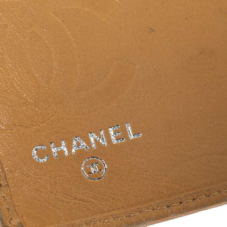 مملوكة مسبقًا Chanel Cream Leather Cambon Ligne Bifold Wallet