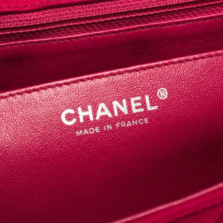 Pre Owned Chanel Magenta Quilted Jersey Maxi Classic Single Flap Bag