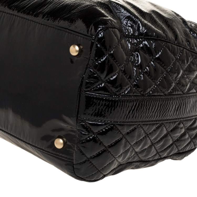 Pre Owned Chanel Black Patent Leather CC Chain Hobo Bag