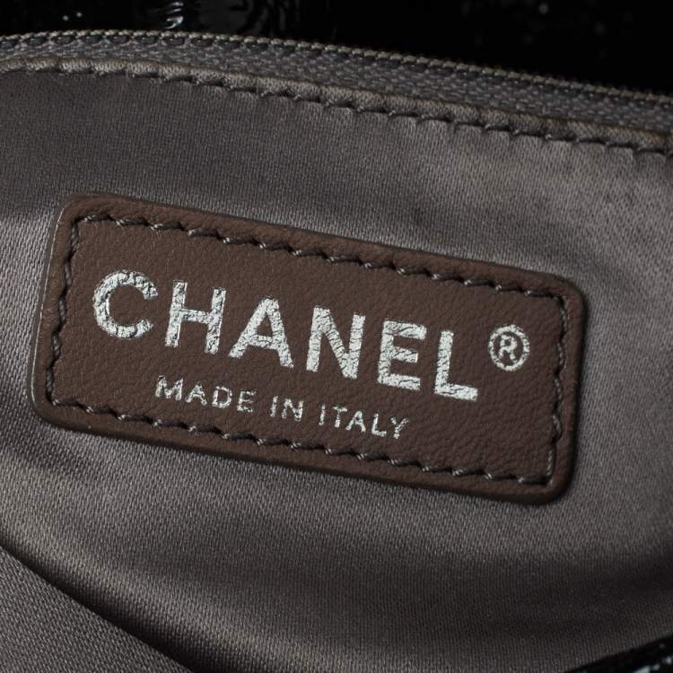 Pre Owned Chanel Black Camellia Embossed Patent Leather Jumbo Classic Single Flap Bag