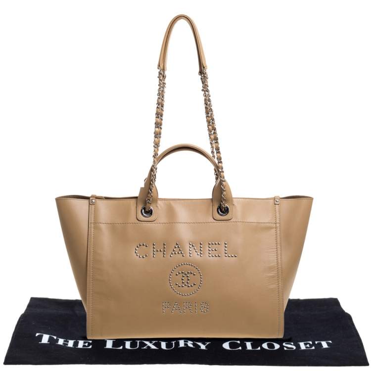 Pre Owned Chanel Beige Leather Large Studded Logo Deauville Tote 