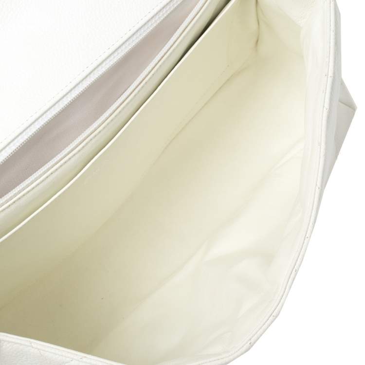 مملوكة مسبقًا Chanel White Quilted Caviar Leather Jumbo Classic Single Flap Bag