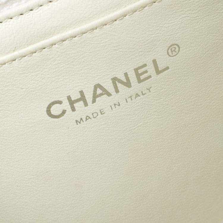 مملوكة مسبقًا Chanel White Quilted Caviar Leather Jumbo Classic Single Flap Bag