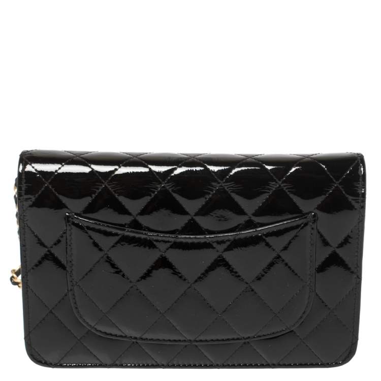Pre Owned Chanel Black Quilted Patent Leather Reissue Wallet On Chain