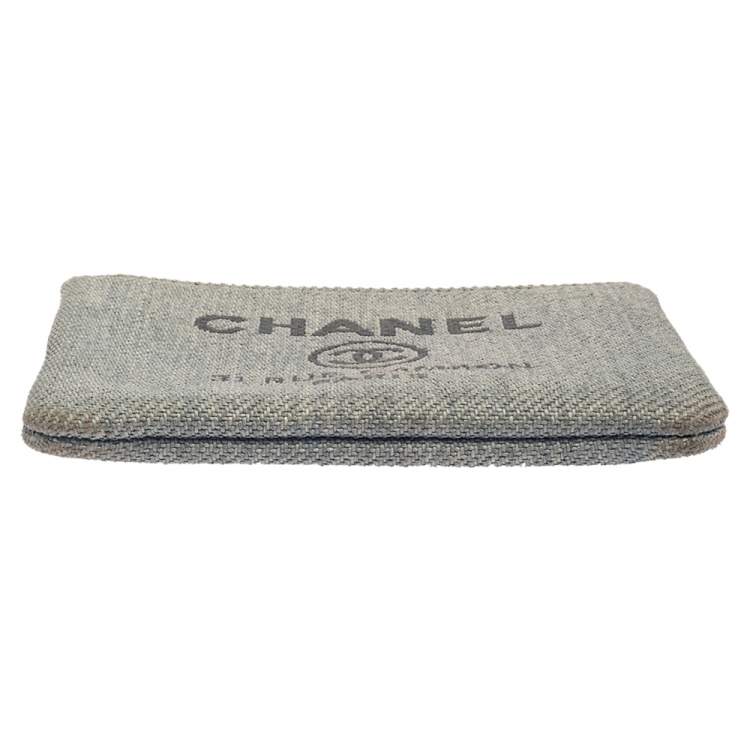 Pre Owned Chanel Light Blue Raffia Deauville Clutch