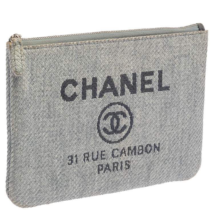 Pre Owned Chanel Light Blue Raffia Deauville Clutch