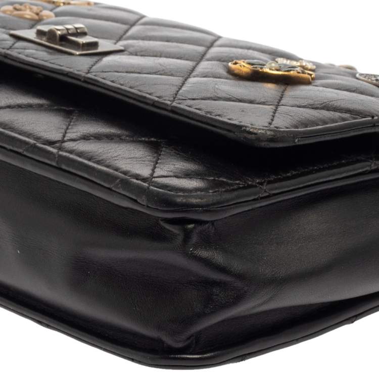 Pre Owned Chnael Black Aged Quilted Leather Lucky Charms 2.55 Reissue Wallet on Chain