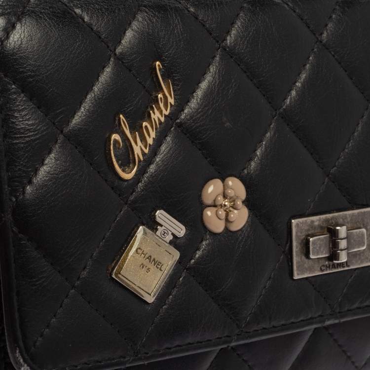 Pre Owned Chnael Black Aged Quilted Leather Lucky Charms 2.55 Reissue Wallet on Chain