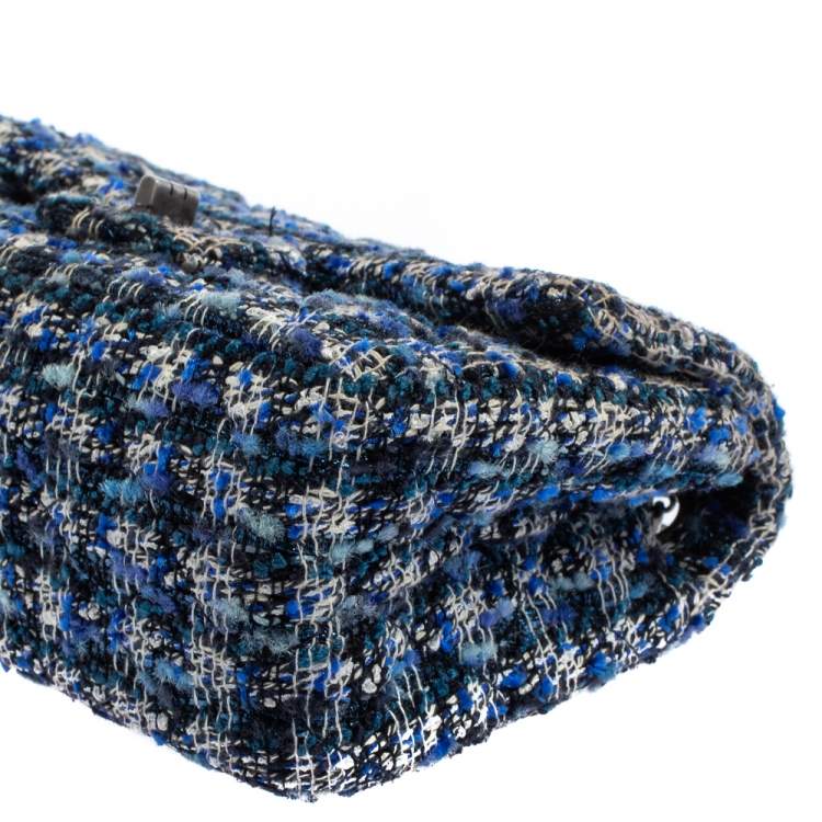 Pre Owned Chanel Blue/White Quilted Tweed Reissue 2.55 Classic 224 Flap Bag