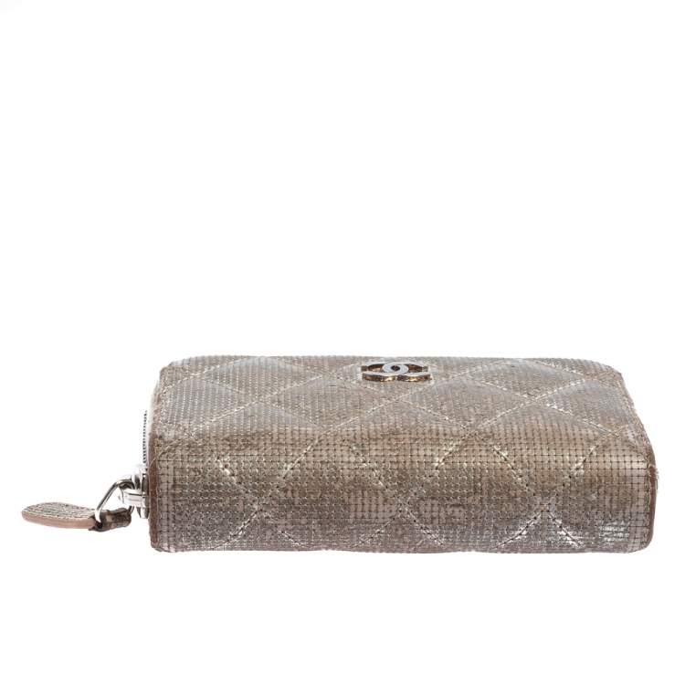 Pre Owned Chanel Metallic Beige Quilted Leather Zip Around Coin Purse