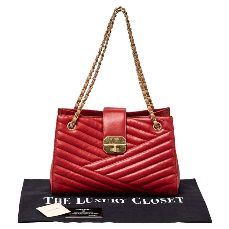 Pre Owned Chanel Red/Tan Chevron Leather Gabrielle Chain Shopper Tote
