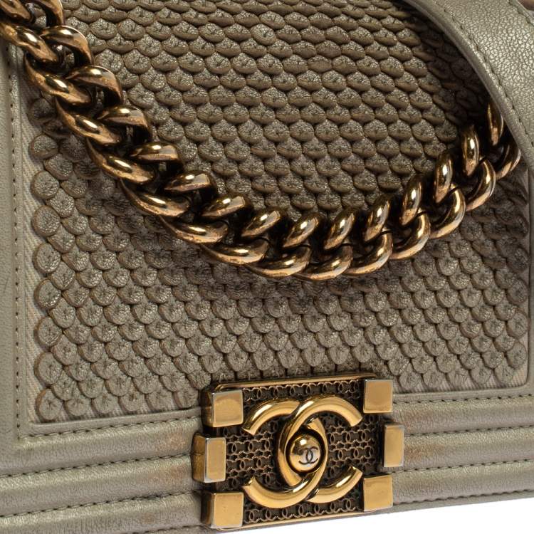 مملوكة مسبقًا Chanel Grey Scales Leather Mini Chain Boy Flap Bag