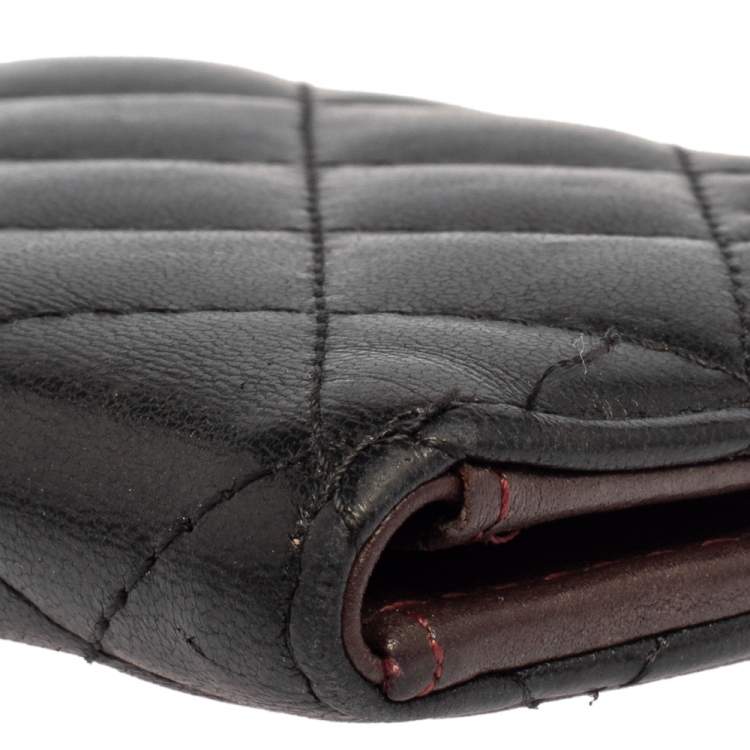 Pre Owned Chanel Black Quilted Leather Bifold Card Holder