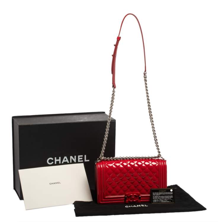 مملوكة مسبقًا Chanel Red Quilted Patent Leather Medium Boy Flap Bag