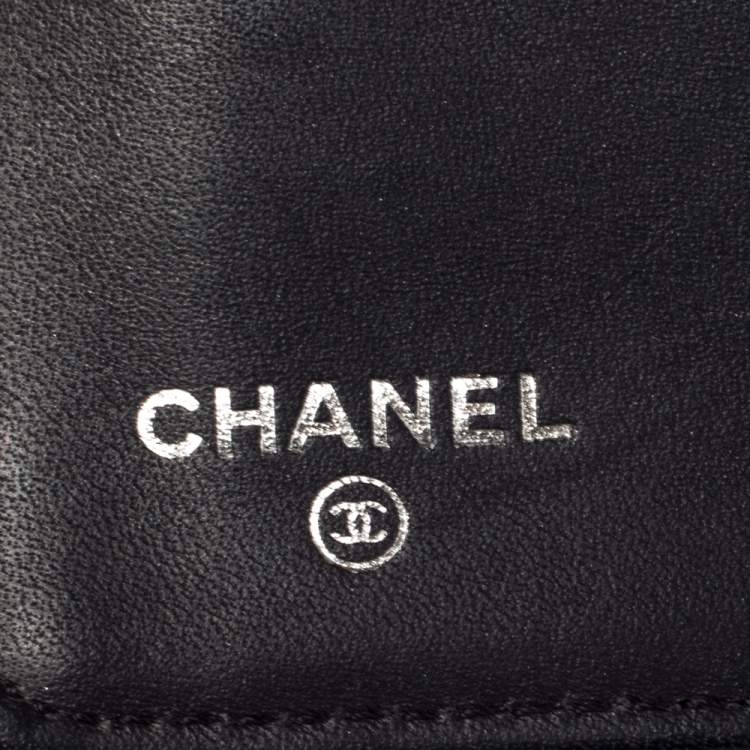 Pre Owned Chanel Metallic Purple Leather CC Bifold Wallet
