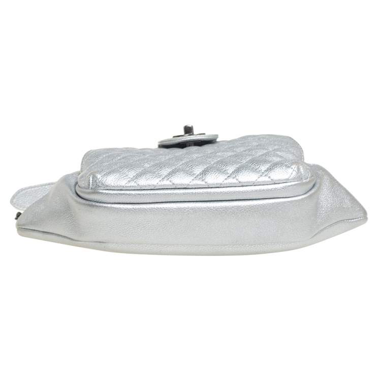 Pre Owned Chanel Silver Quilted Leather Casual Rock Belt Bag