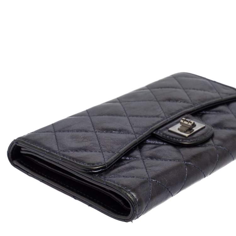 Pre Owned Chanel Metallic Blue Quilted Leather Reissue Trifold Wallet