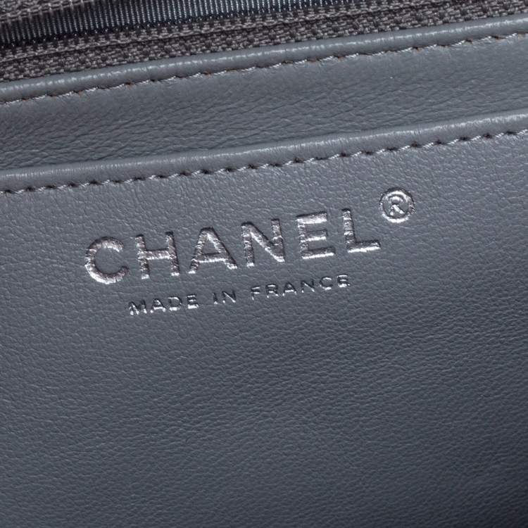 Pre Owned Chanel Grey Quilted Lambskin Leather Maxi Classic Single Flap Bag