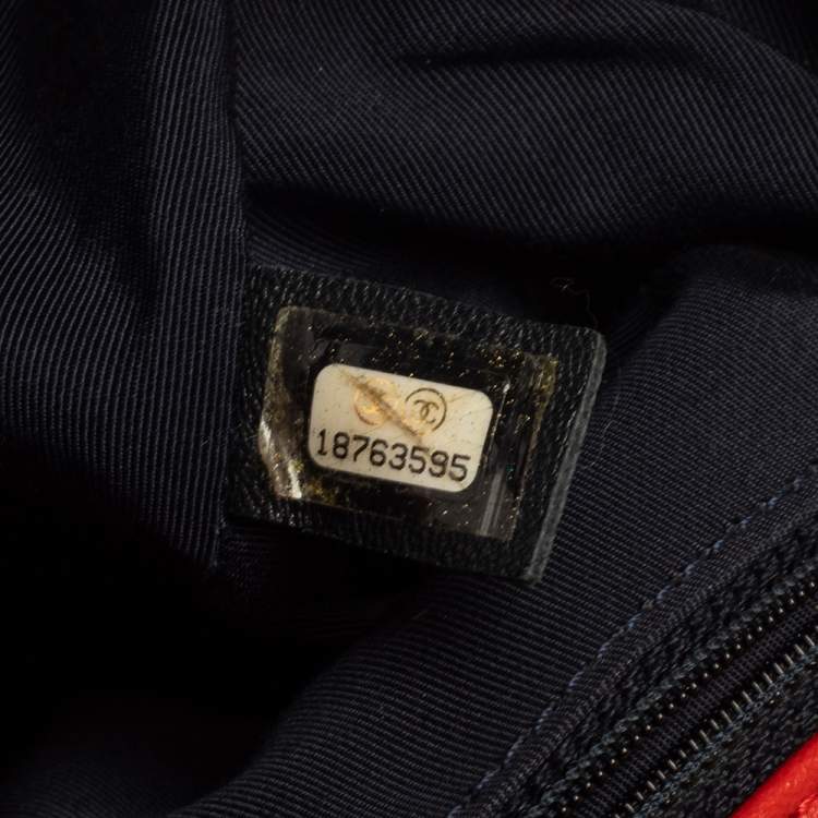 مملوكة مسبقًا Chanel Red Cube Embossed Leather New Medium Boy Flap Bag