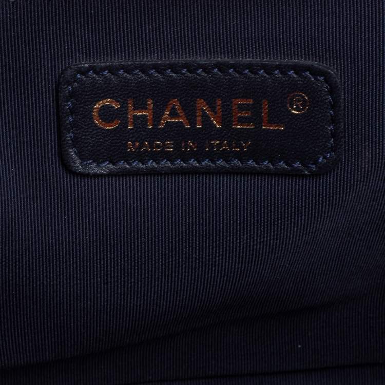 مملوكة مسبقًا Chanel Red Cube Embossed Leather New Medium Boy Flap Bag