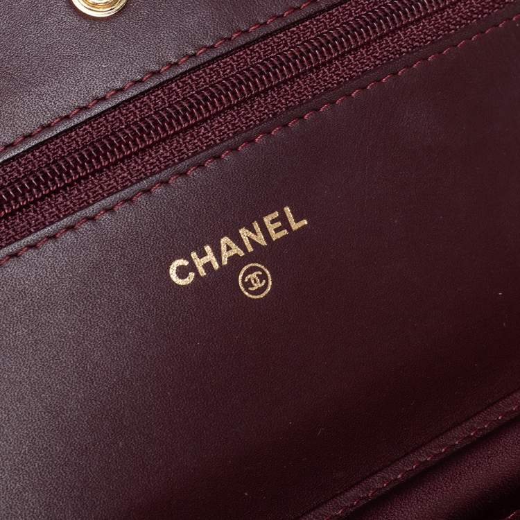 Pre Owned Chanel Burgundy Quilted Patent Leather Reissue Wallet On Chain