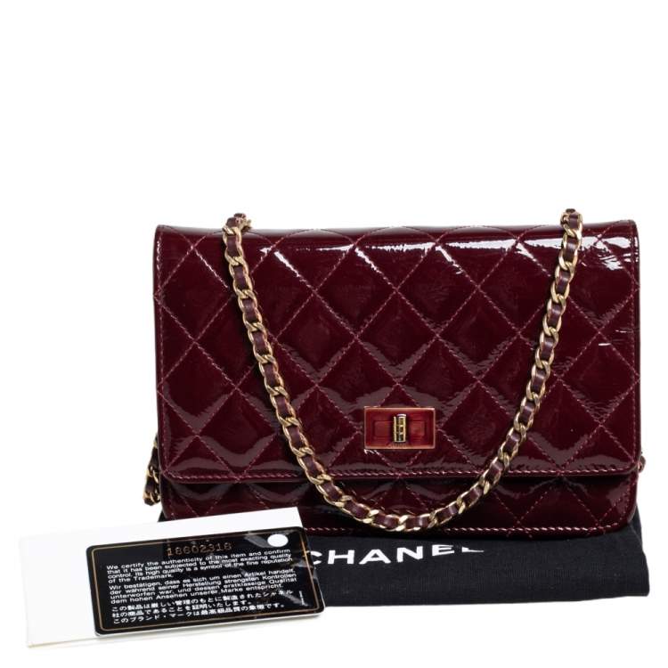 Pre Owned Chanel Burgundy Quilted Patent Leather Reissue Wallet On Chain