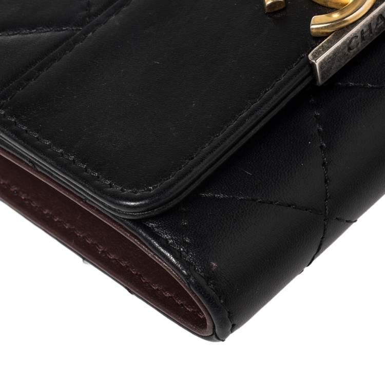 Pre Owned Chanel Black Quilted Leather CC Trifold Wallet