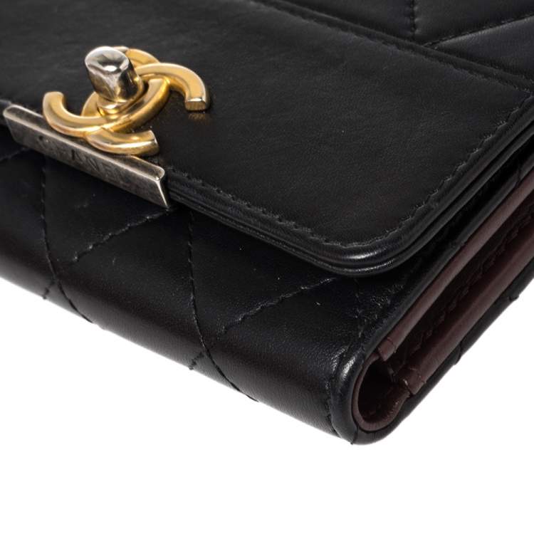 Pre Owned Chanel Black Quilted Leather CC Trifold Wallet