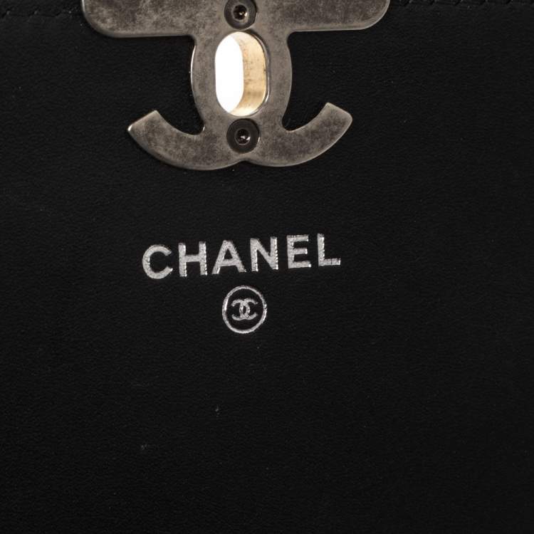 Pre Owned Chanel Black Quilted Leather CC Trifold Wallet