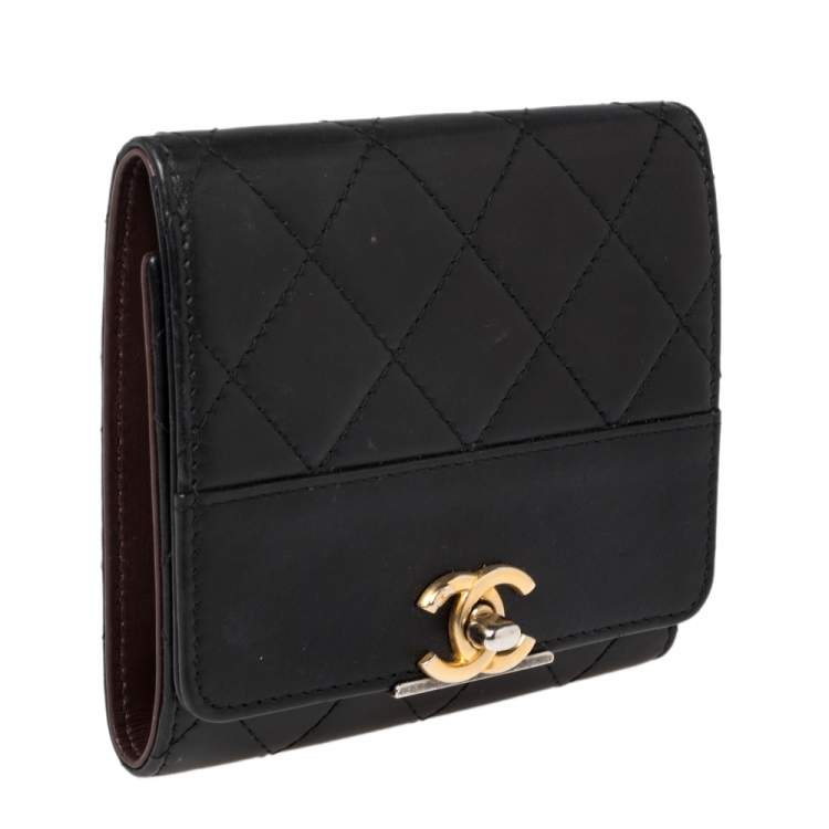 Pre Owned Chanel Black Quilted Leather CC Trifold Wallet