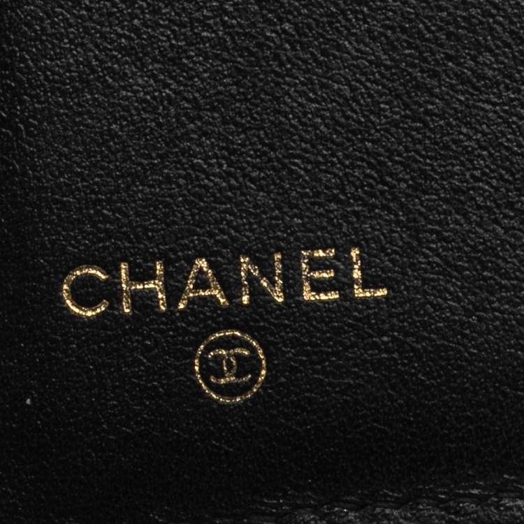 Pre Owned Chanel Black Quilted Caviar Leather Small Boy Wallet