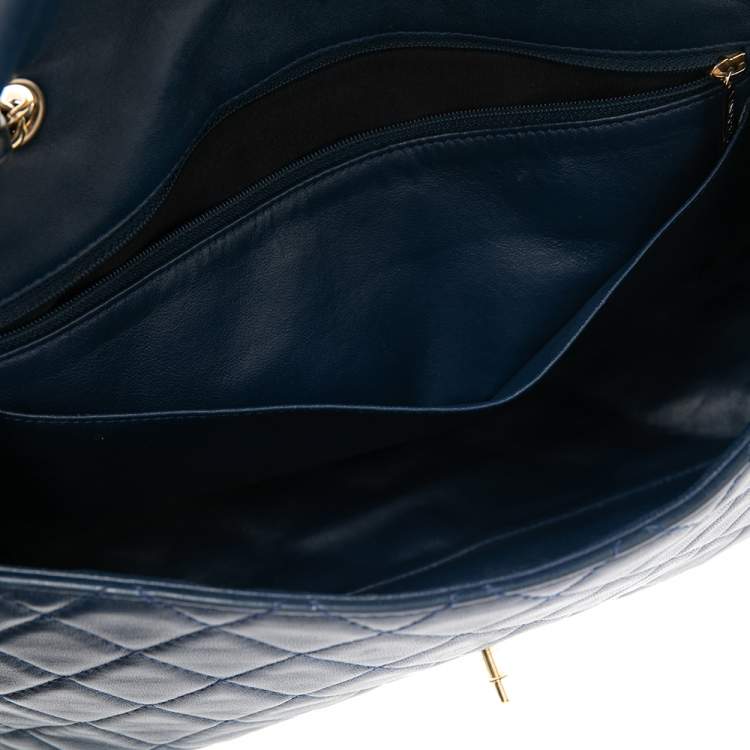مملوكة مسبقًا Chanel Blue Quilted Leather Jumbo Classic Single Flap Bag