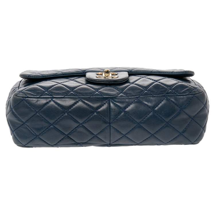 مملوكة مسبقًا Chanel Blue Quilted Leather Jumbo Classic Single Flap Bag