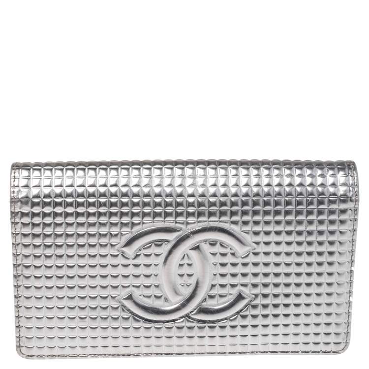 Chanel Metallic Silver Chevron Leather CC Zip Coin Purse Chanel