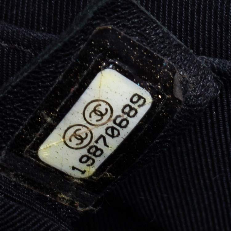 مملوكة مسبقًا Chanel Black/Grey Quilted Leather Medium Boy Studded Flap Bag